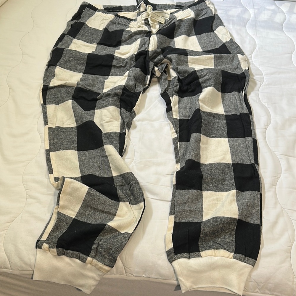 Old navy Buffalo plaid sleep pants